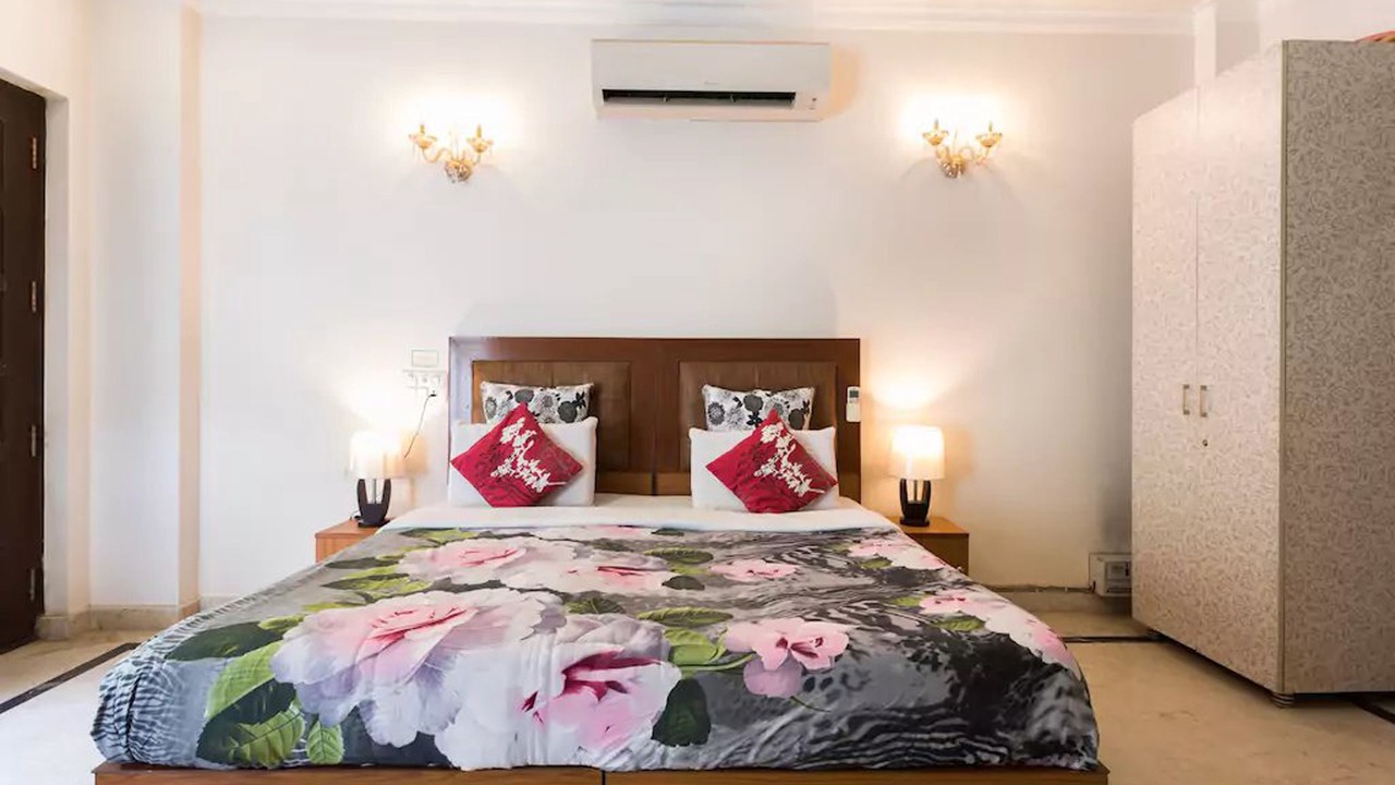 Photo of Bedroom in Sushant Lok