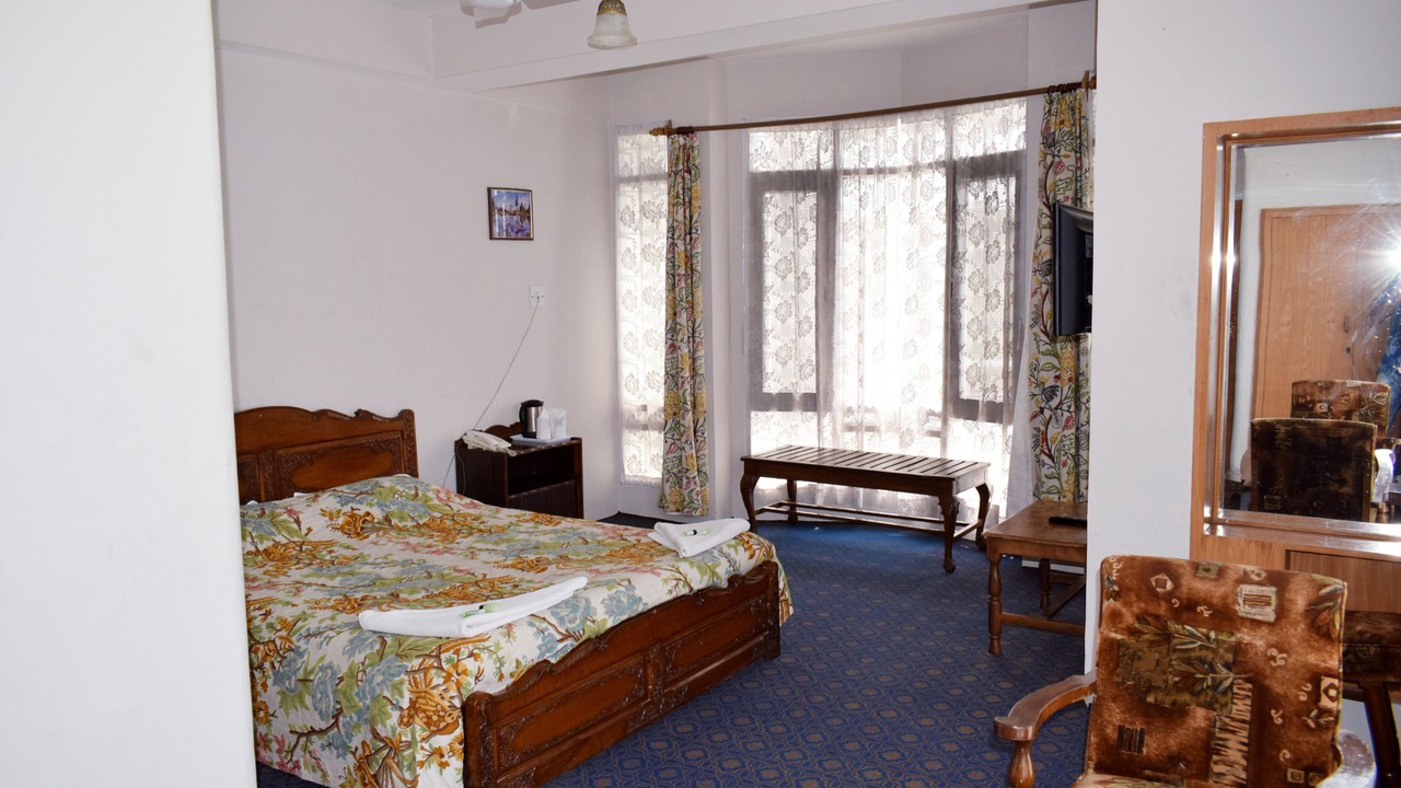 Photo of Bedroom in Dal Lake