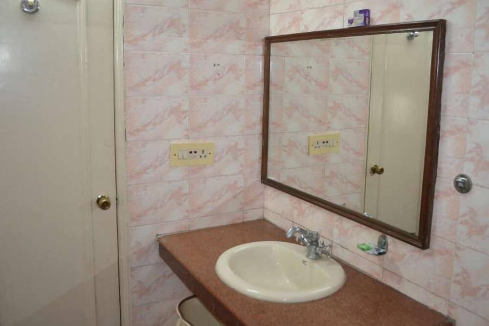 Photo of Bathroom in Dariyaganj