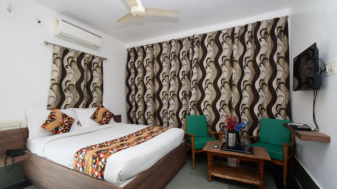 Photo of Bedroom in Mount Abu