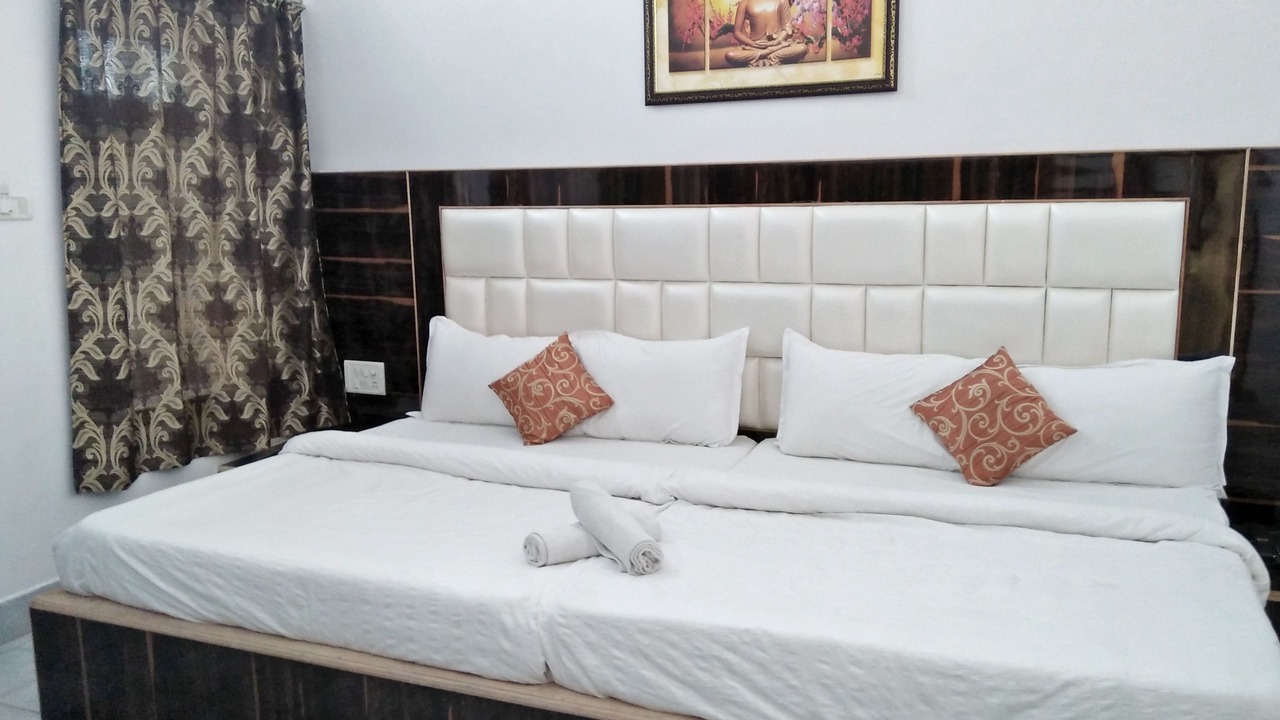Photo of Bedroom in Mount Abu