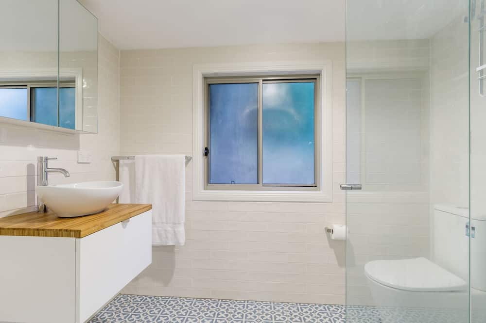 Photo of Bathroom in Dangar Island