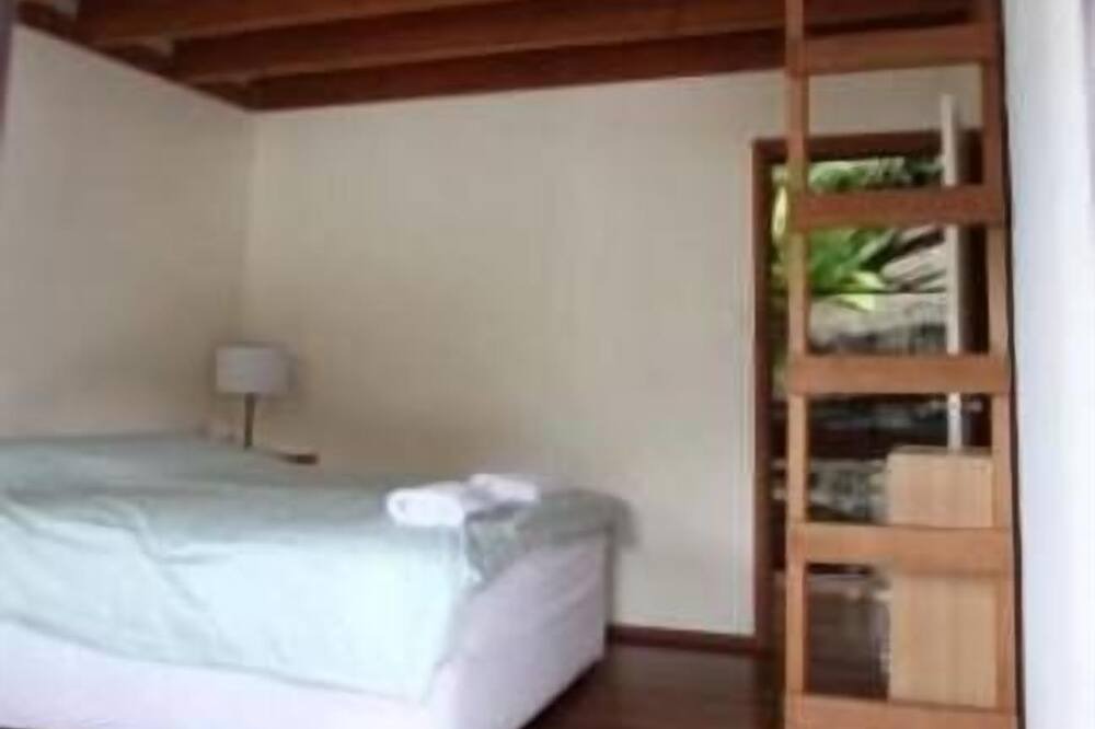 Photo of Bedroom in Cottage Point
