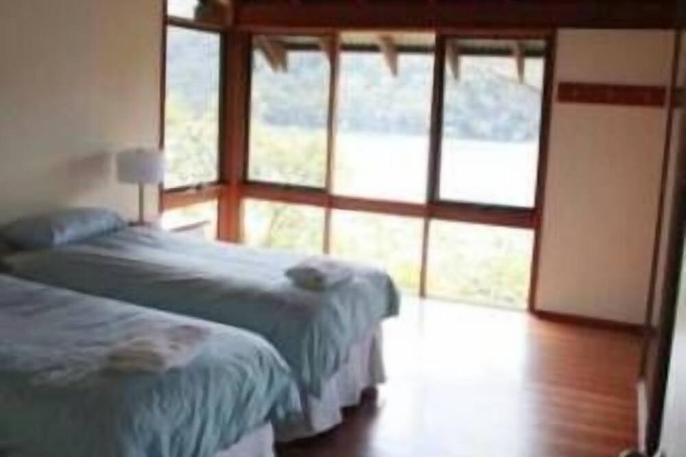 Photo of Bedroom in Cottage Point