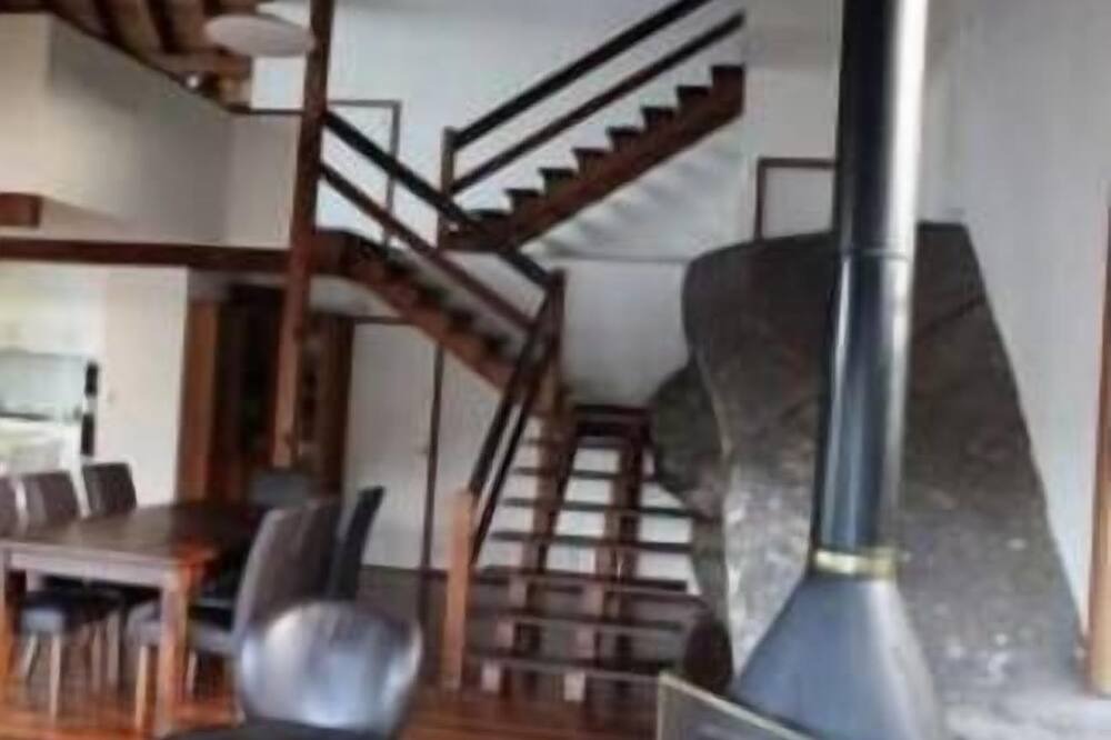 Photo of Livingroom in Cottage Point