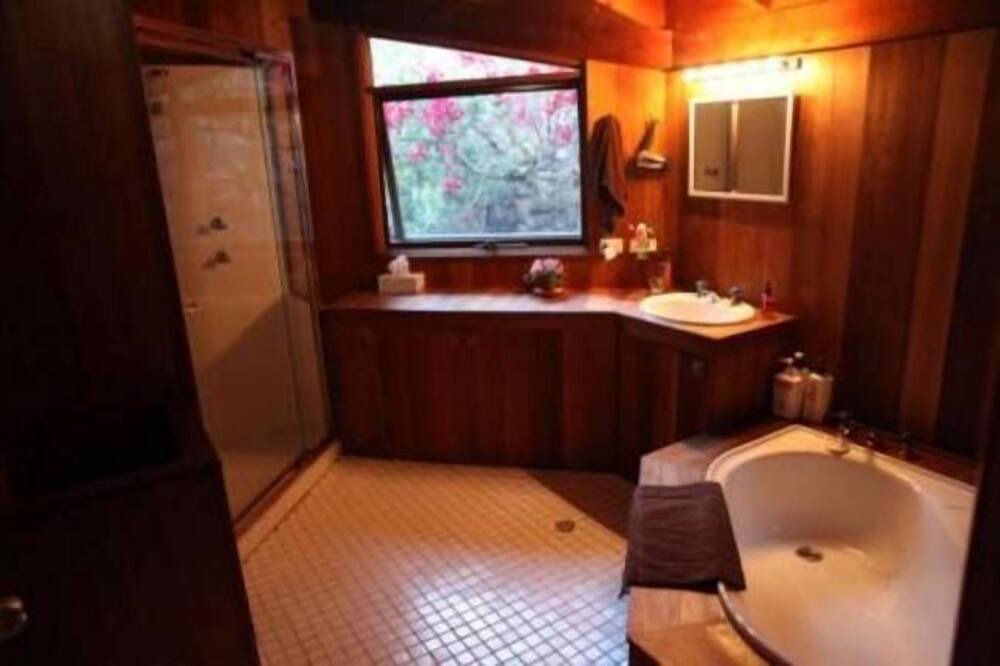 Photo of Bathroom in Cottage Point