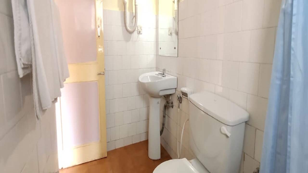 Photo of Bathroom in Gauravaddo