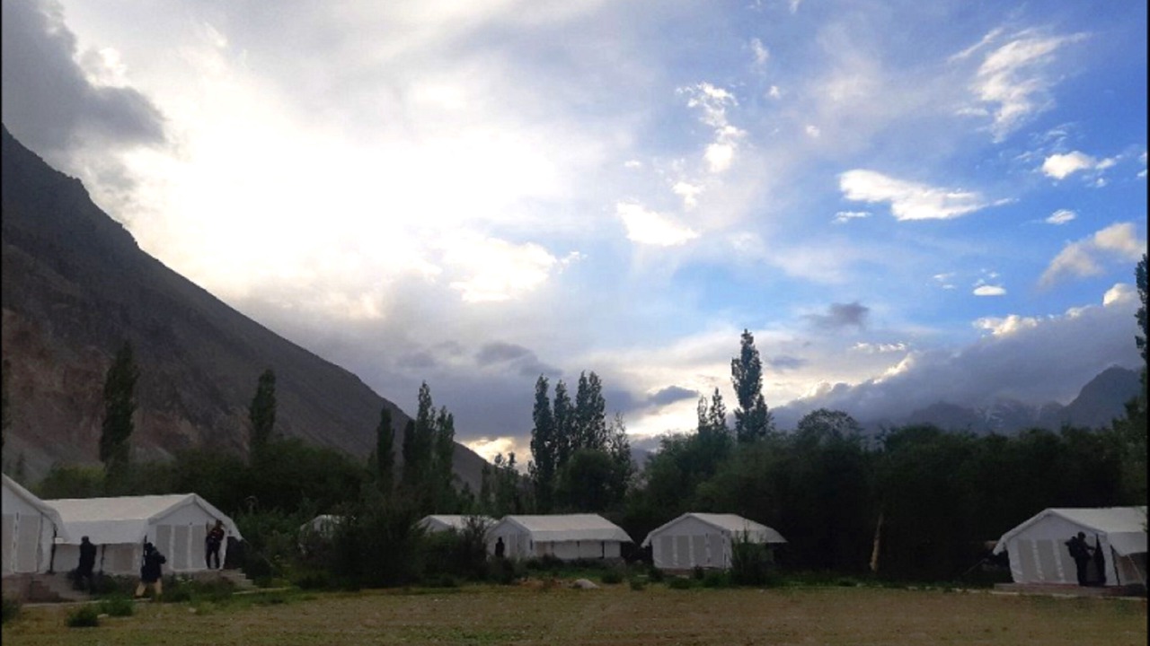 Photo of Outdoor in Hunder