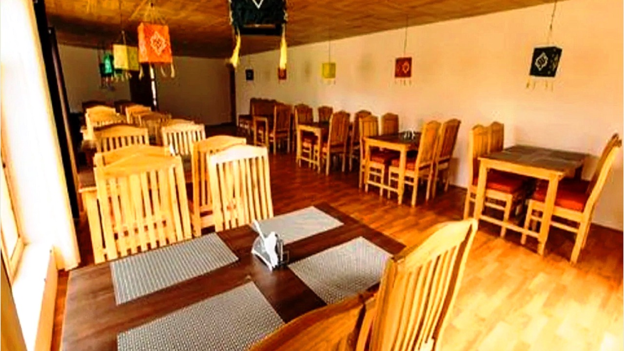 Photo of Others in Hunder