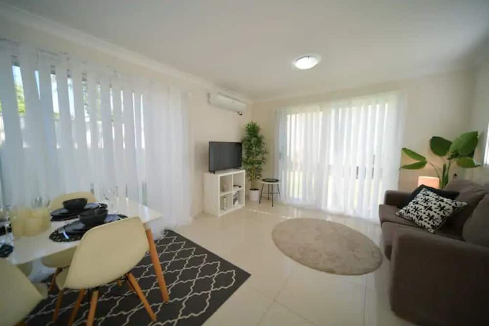 Photo of Livingroom in Oxley Park