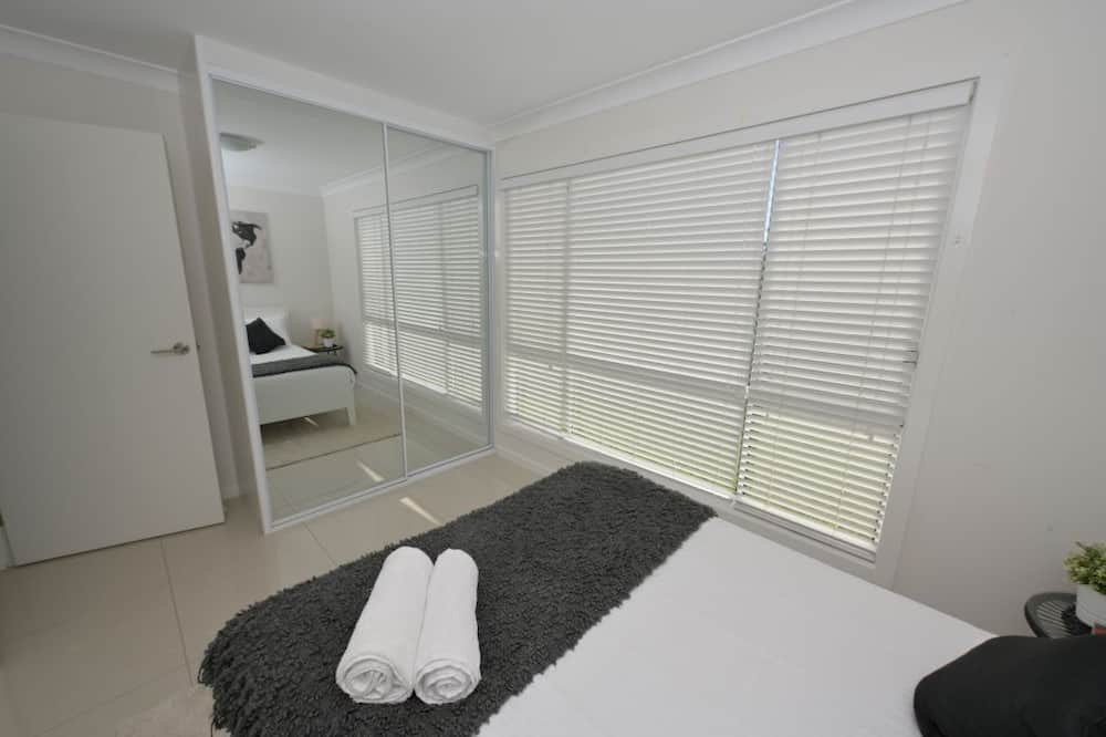 Photo of Bedroom in Oxley Park