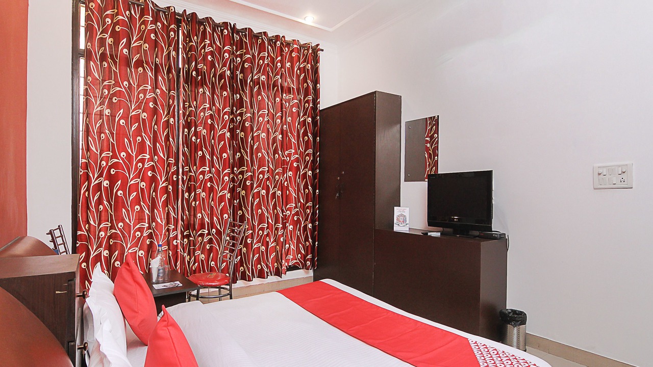 Photo of Bedroom in Sector 40