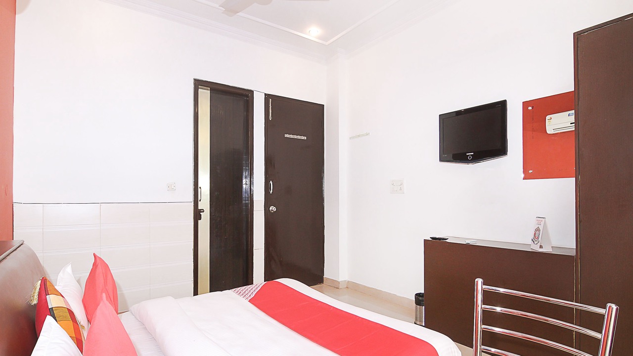 Photo of Bedroom in Sector 40