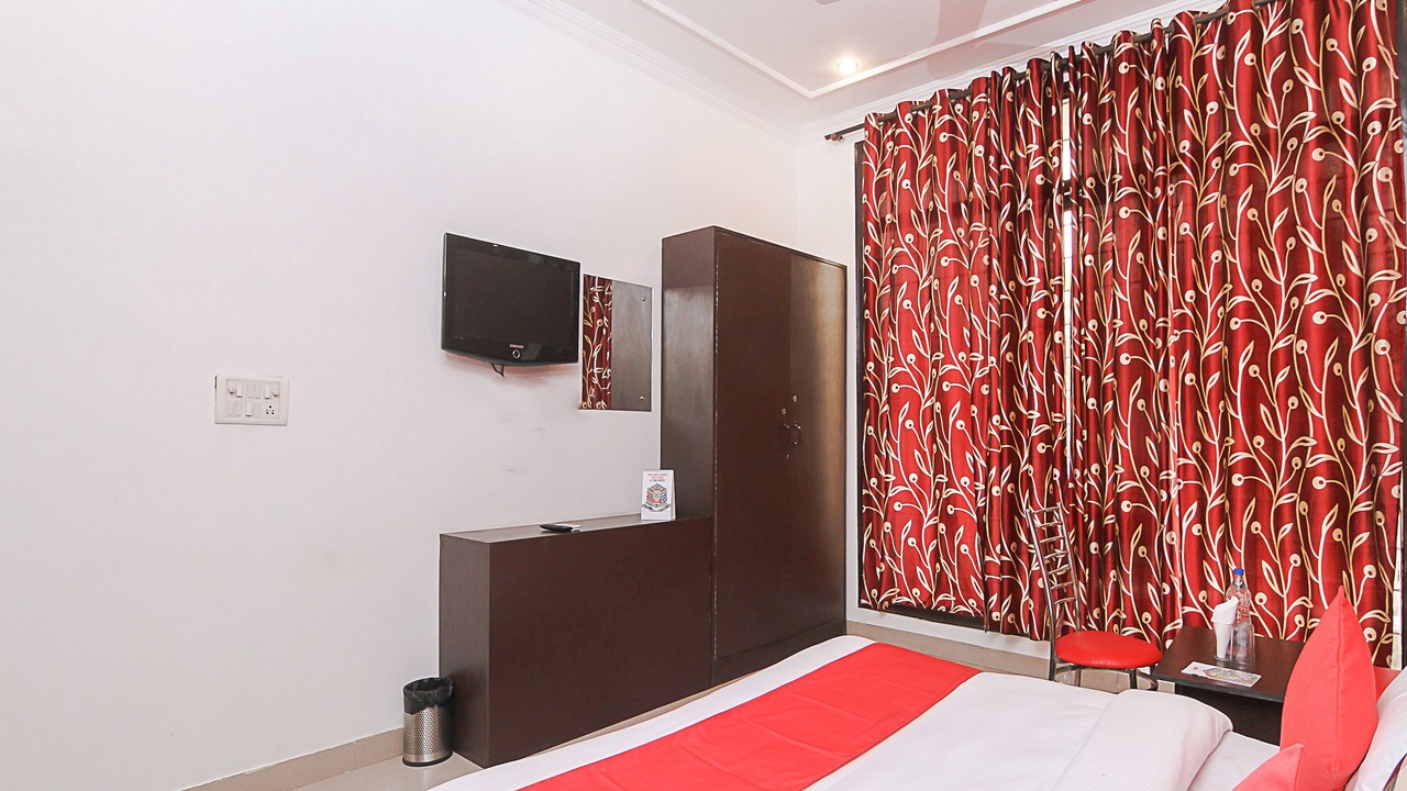Photo of Bedroom in Sector 40
