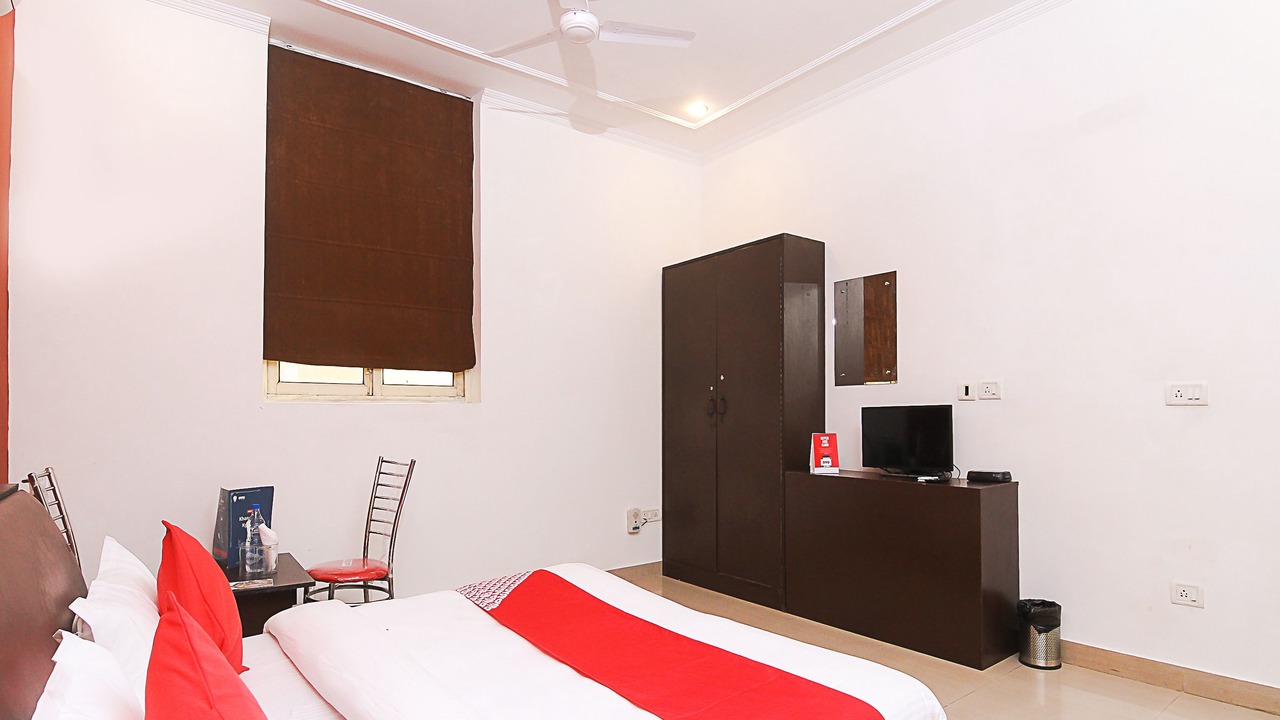 Photo of Bedroom in Sector 40