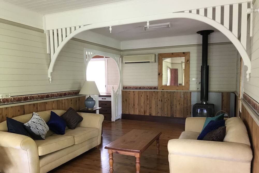 Photo of Livingroom in Upper Macdonald