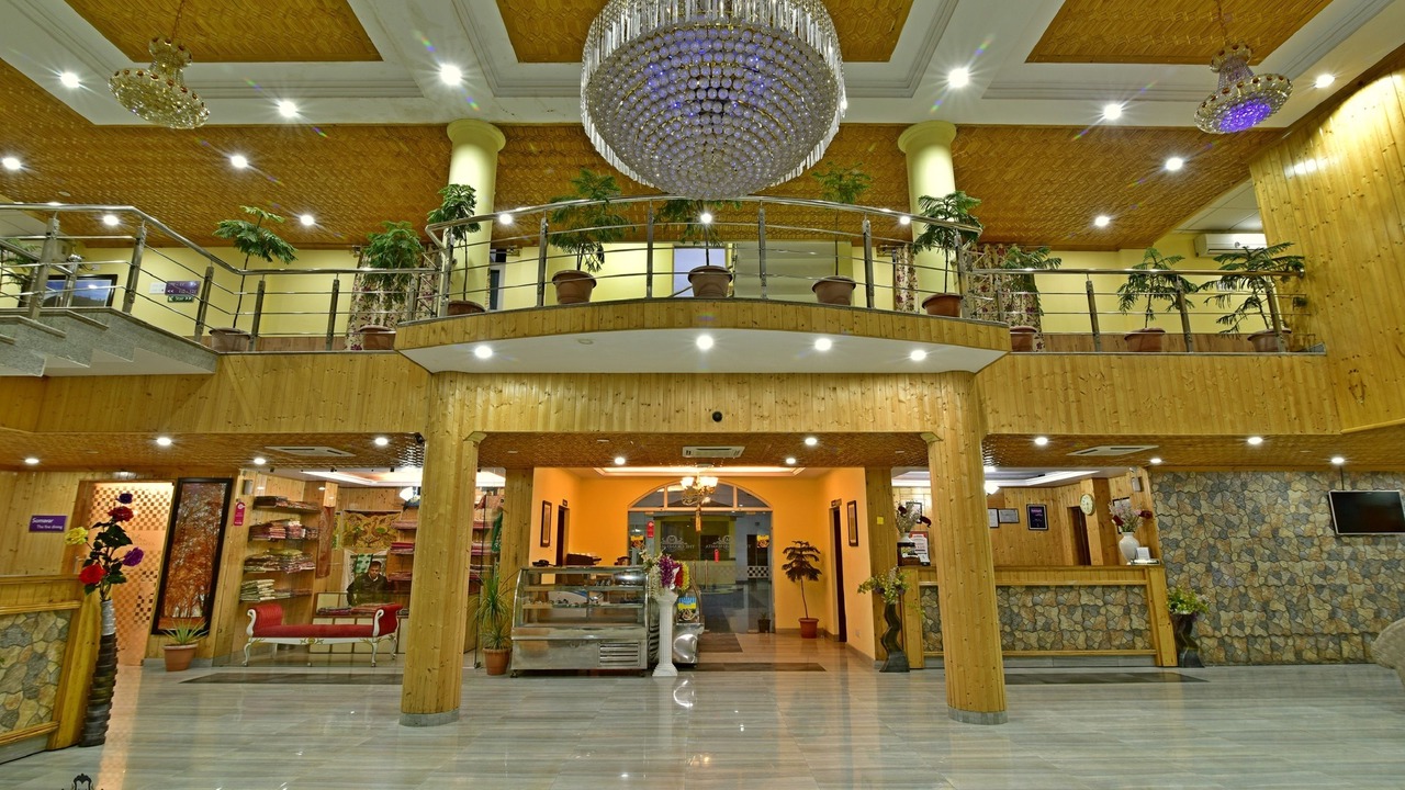 Photo of Buildings in Srinagar