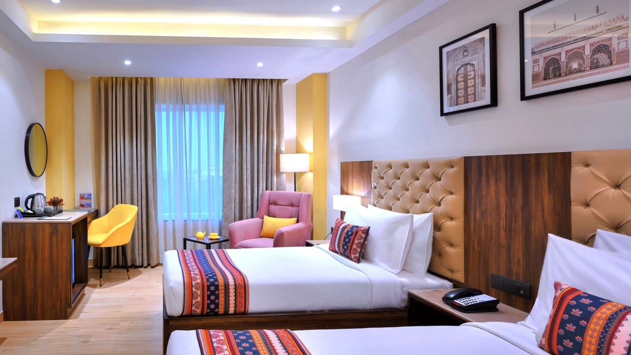 Photo of Bedroom in Taj Ganj