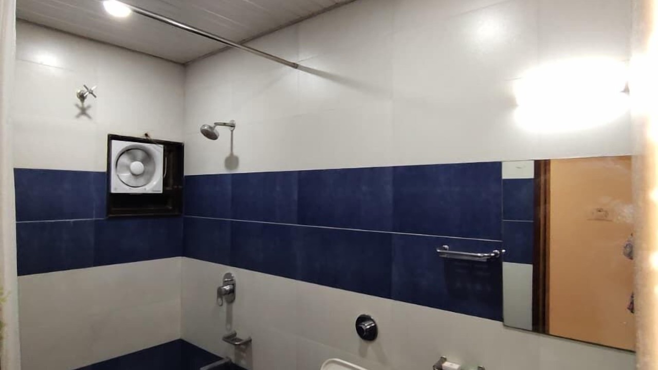 Photo of Bathroom in Porbandar