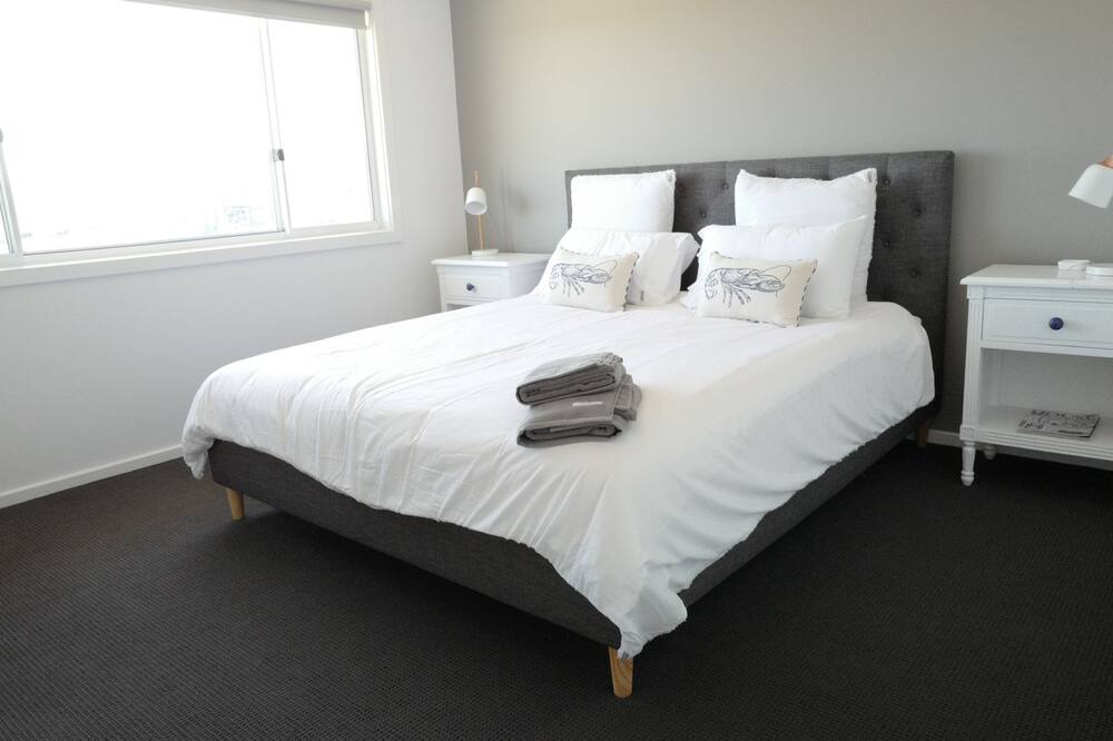 Photo of Bedroom in Catherine Hill Bay