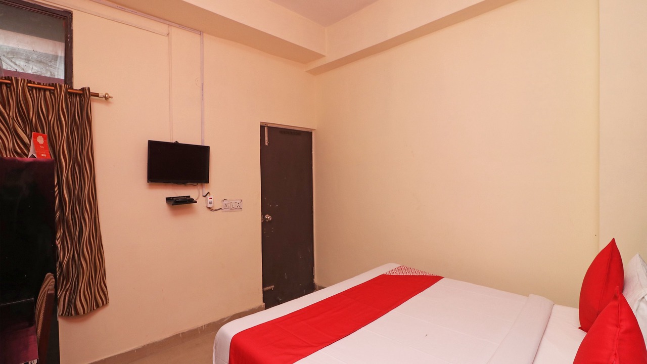 Photo of Bedroom in Sector 62