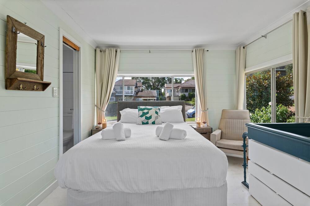 Photo of Bedroom in Point Clare