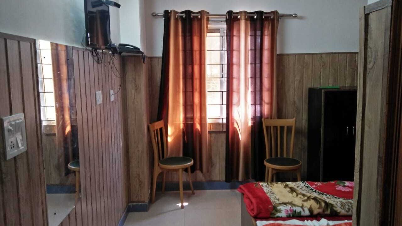 Photo of Bedroom in Lansdowne