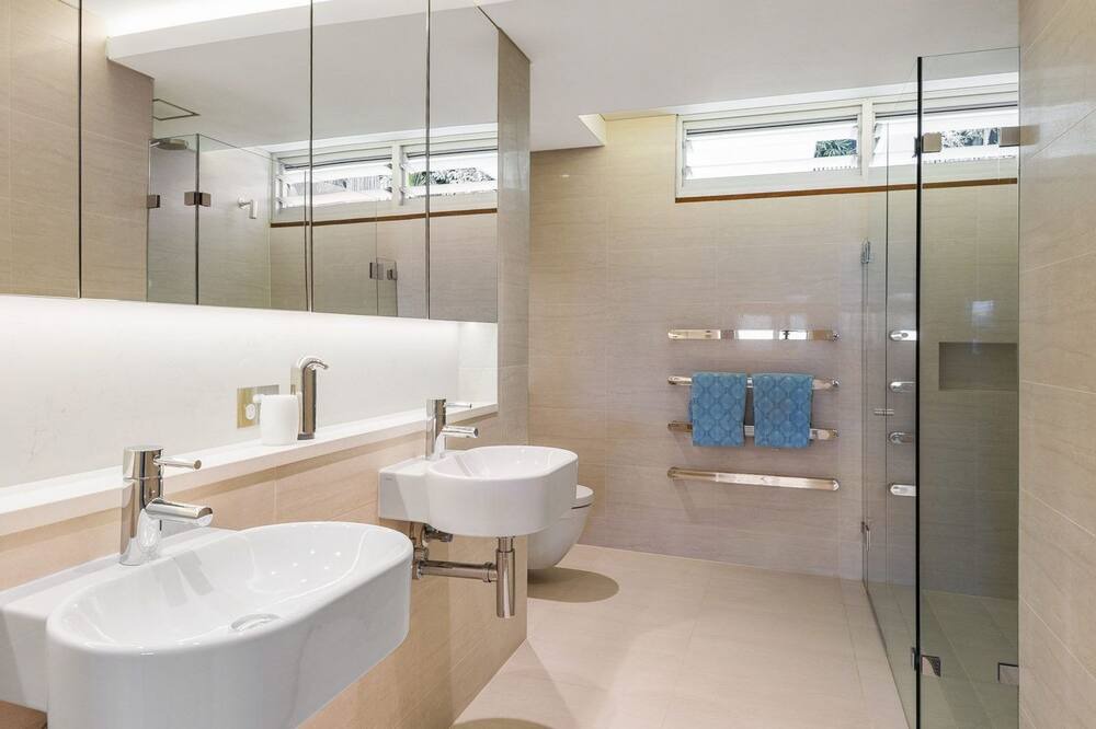 Photo of Bathroom in Whale Beach