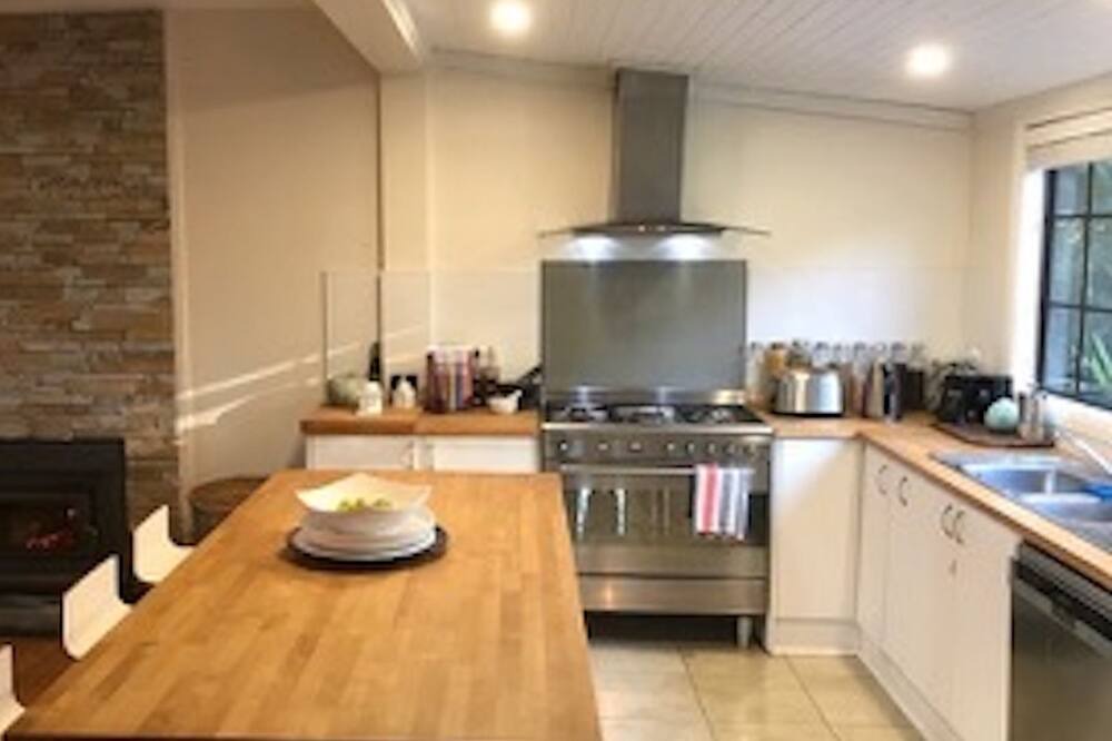 Photo of Kitchen in Aylmerton