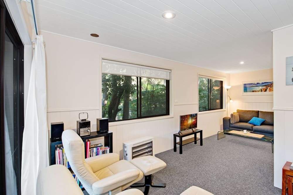 Photo of Livingroom in Macmasters Beach