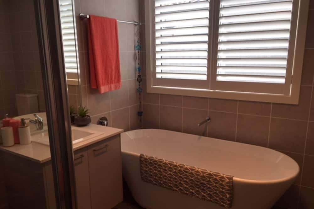 Photo of Bathroom in Ettalong Beach