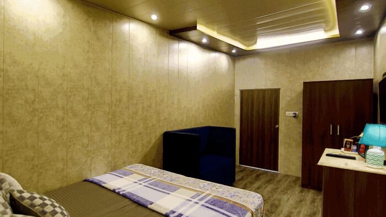 Photo of Bedroom in Naini