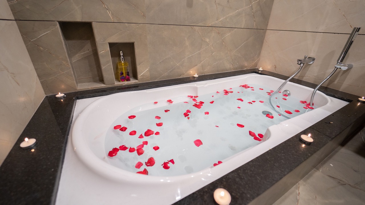 Photo of Bathroom in Mahabaleshwar