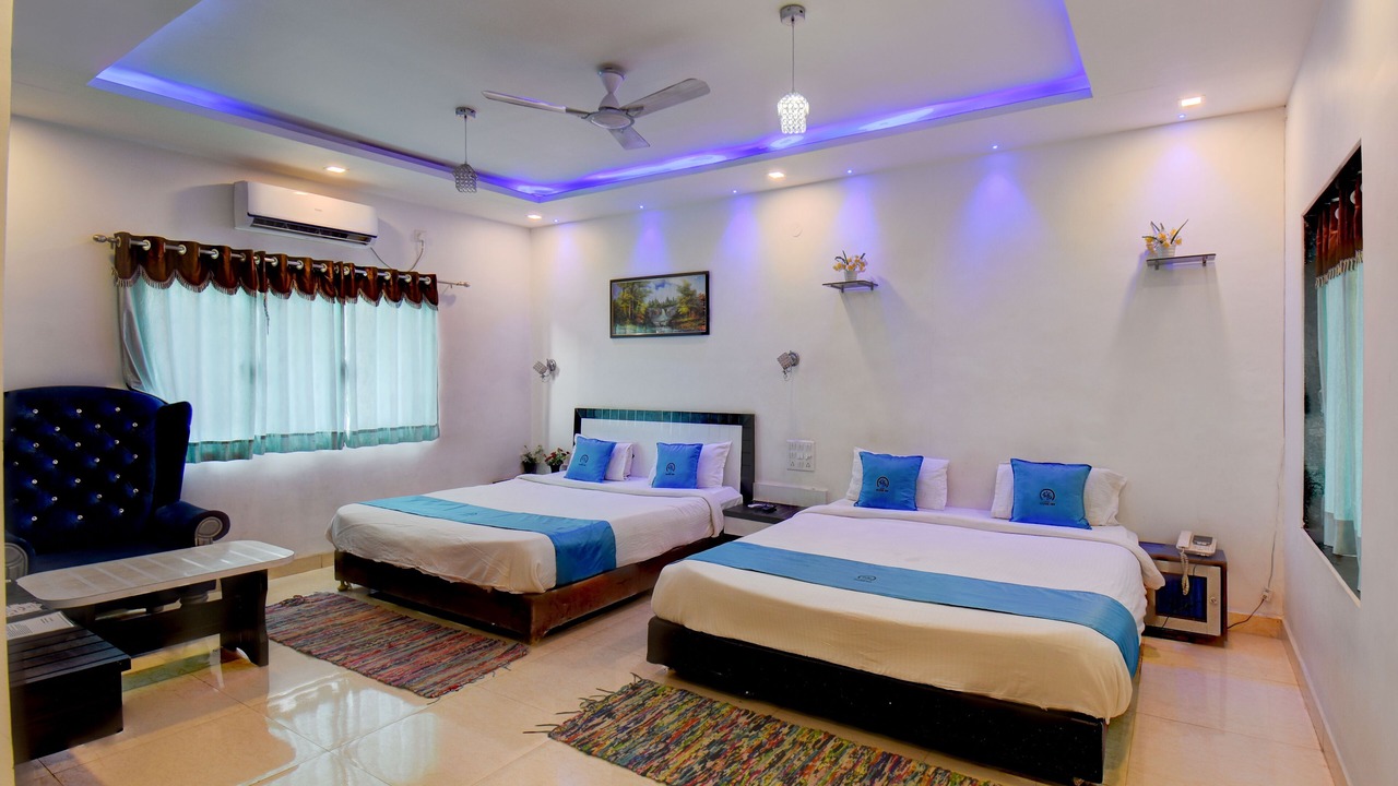 Photo of Bedroom in Mahabaleshwar