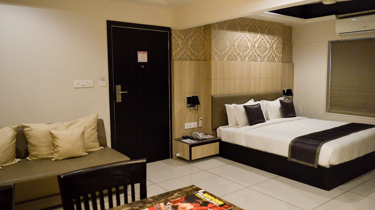 Photo of Bedroom in Alkapuri