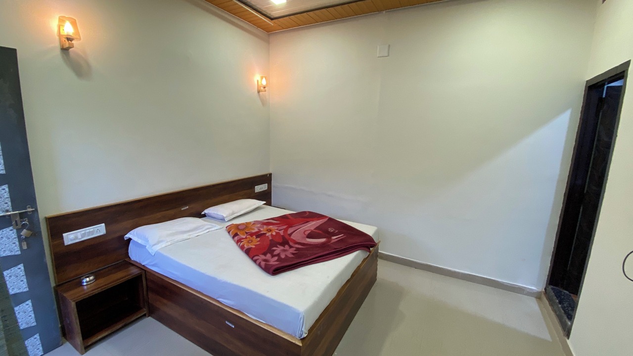 Photo of Bedroom in Mount Abu