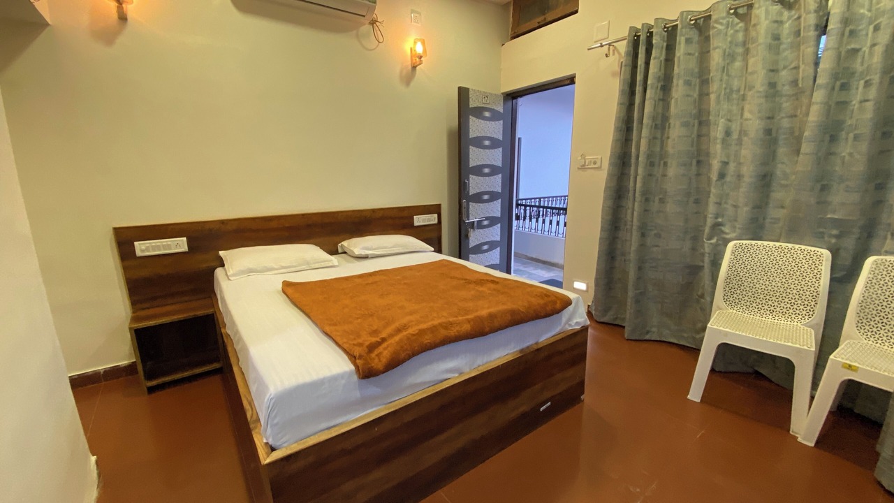 Photo of Bedroom in Mount Abu