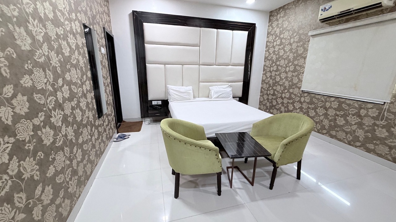 Photo of Bedroom in Akola