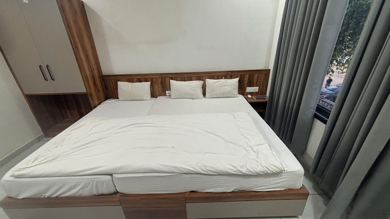 Photo of Bedroom in Khatu