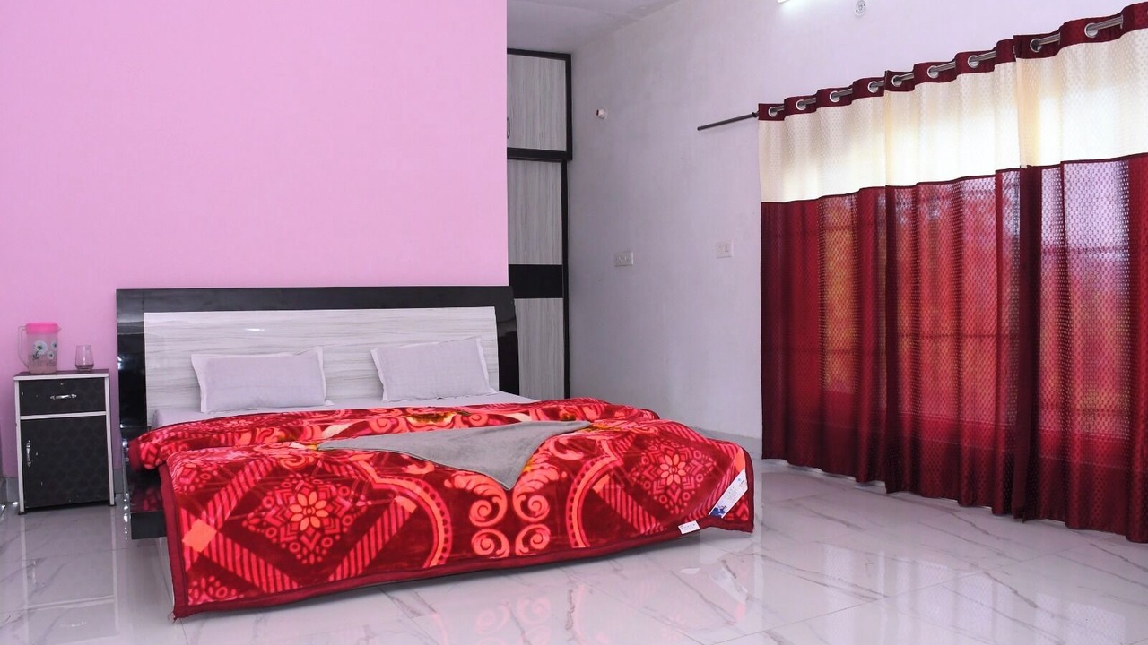 Photo of Bedroom in Mukteshwar