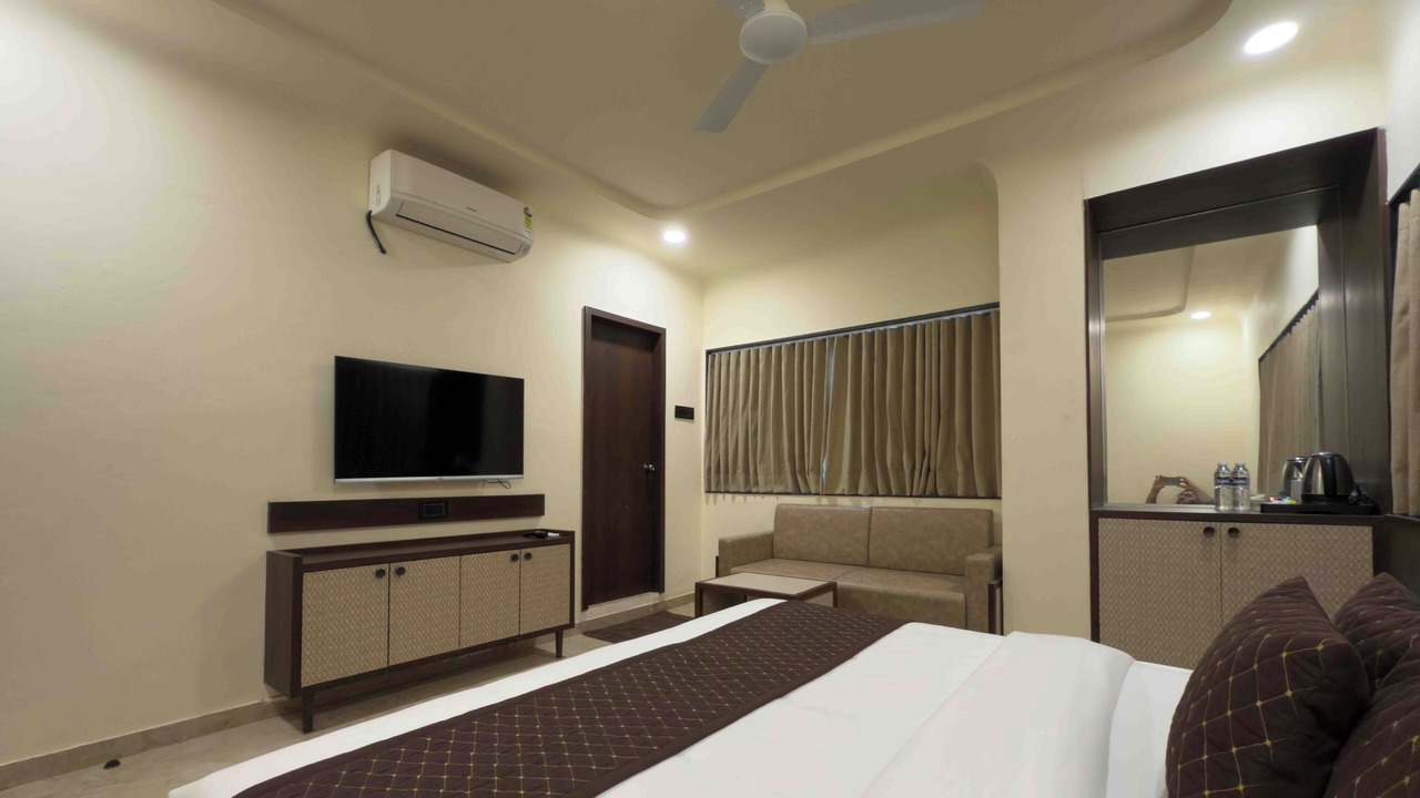 Photo of Bedroom in Rajkot