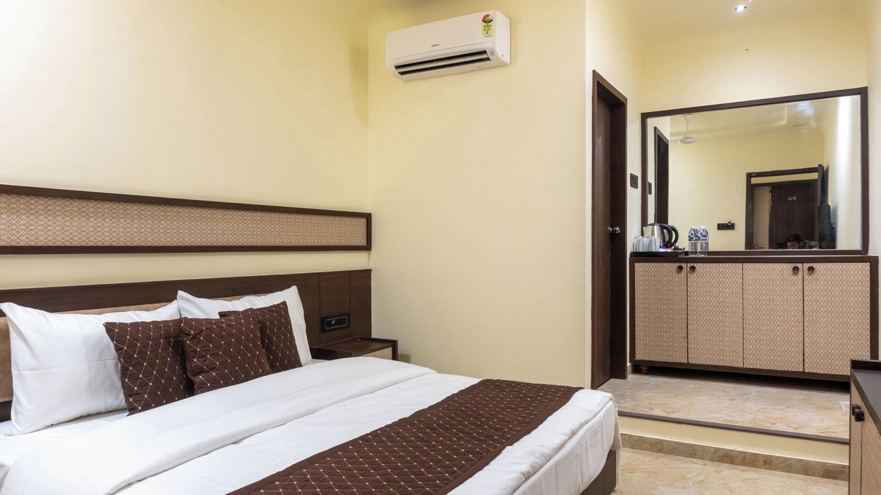 Photo of Bedroom in Rajkot