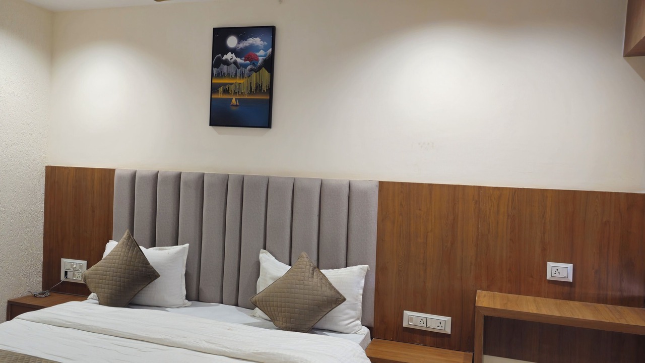 Photo of Bedroom in Dholka