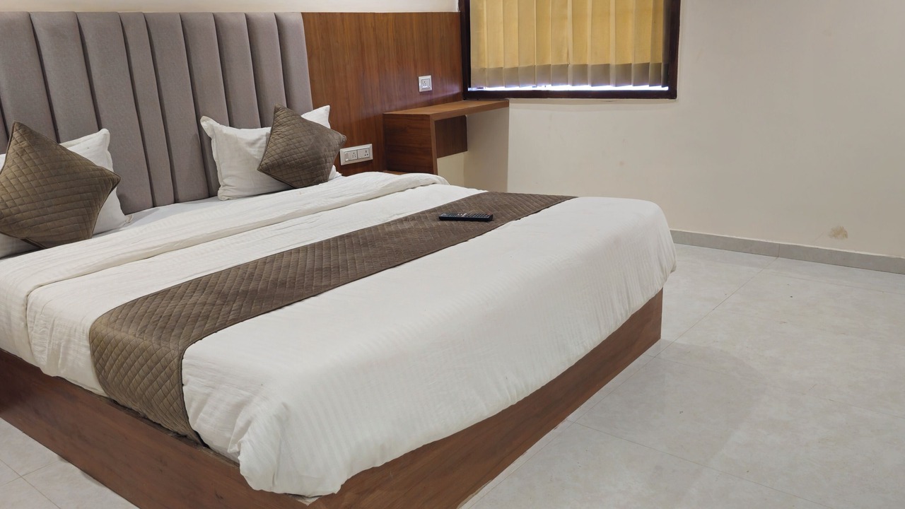 Photo of Bedroom in Dholka