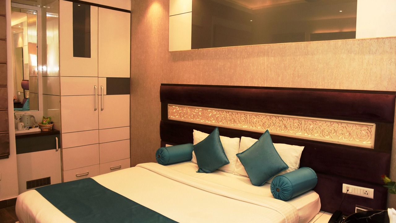 Photo of Bedroom in Alambagh