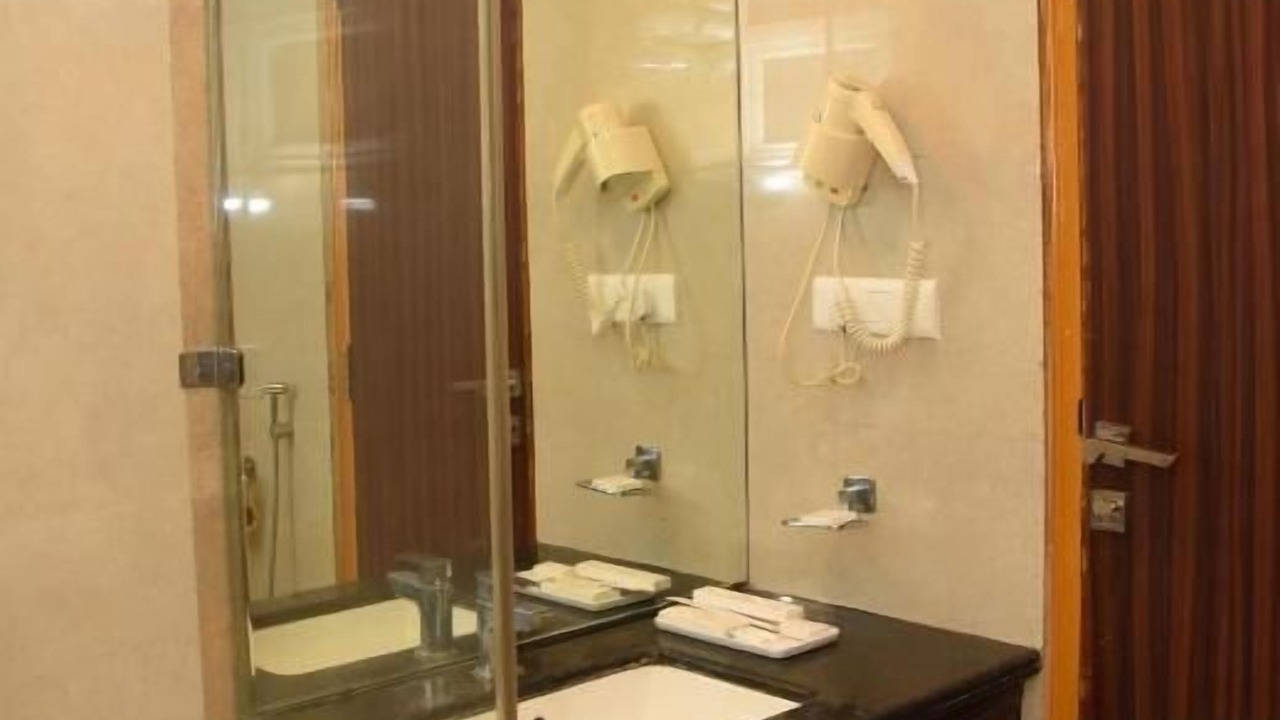 Photo of Bathroom in Alambagh