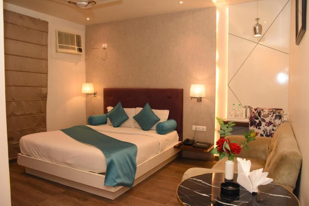 Photo of Bedroom in Alambagh