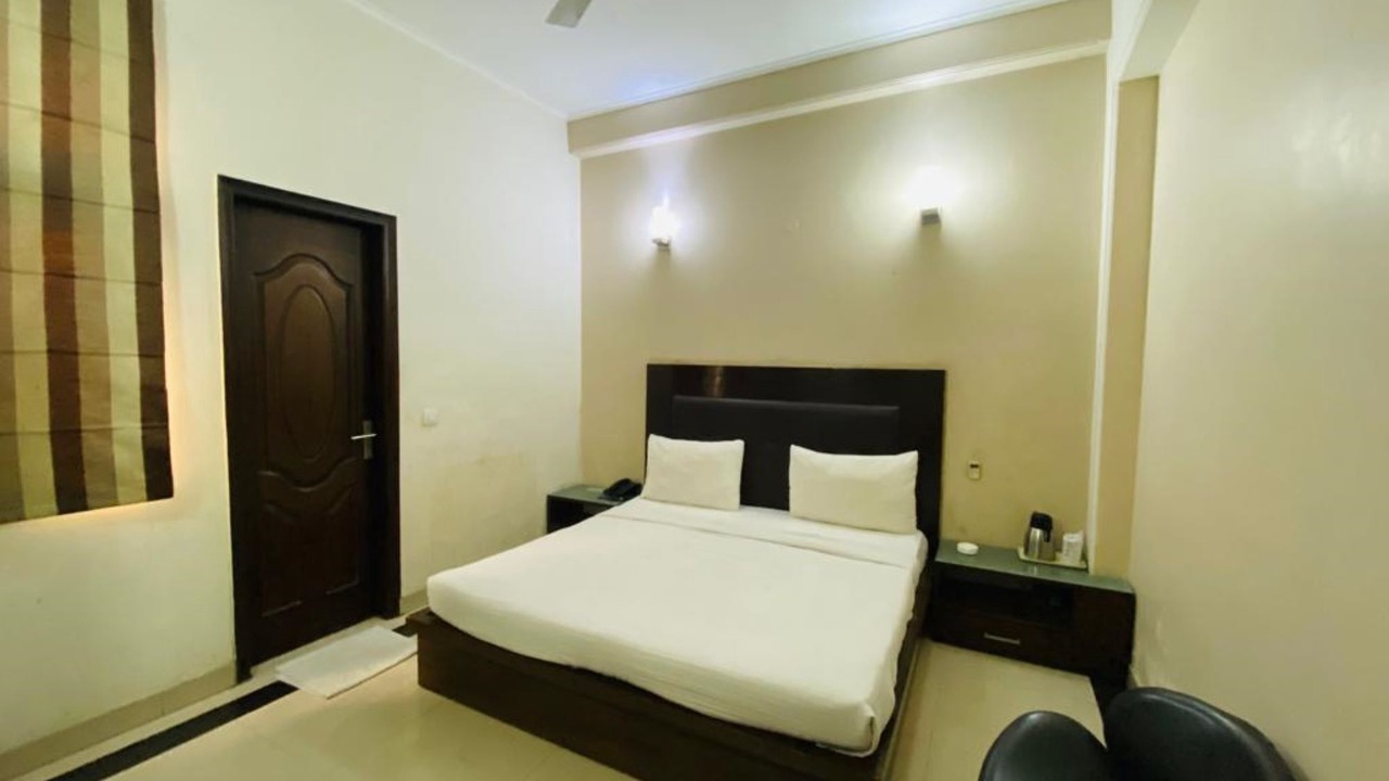 Photo of Bedroom in Kalkaji