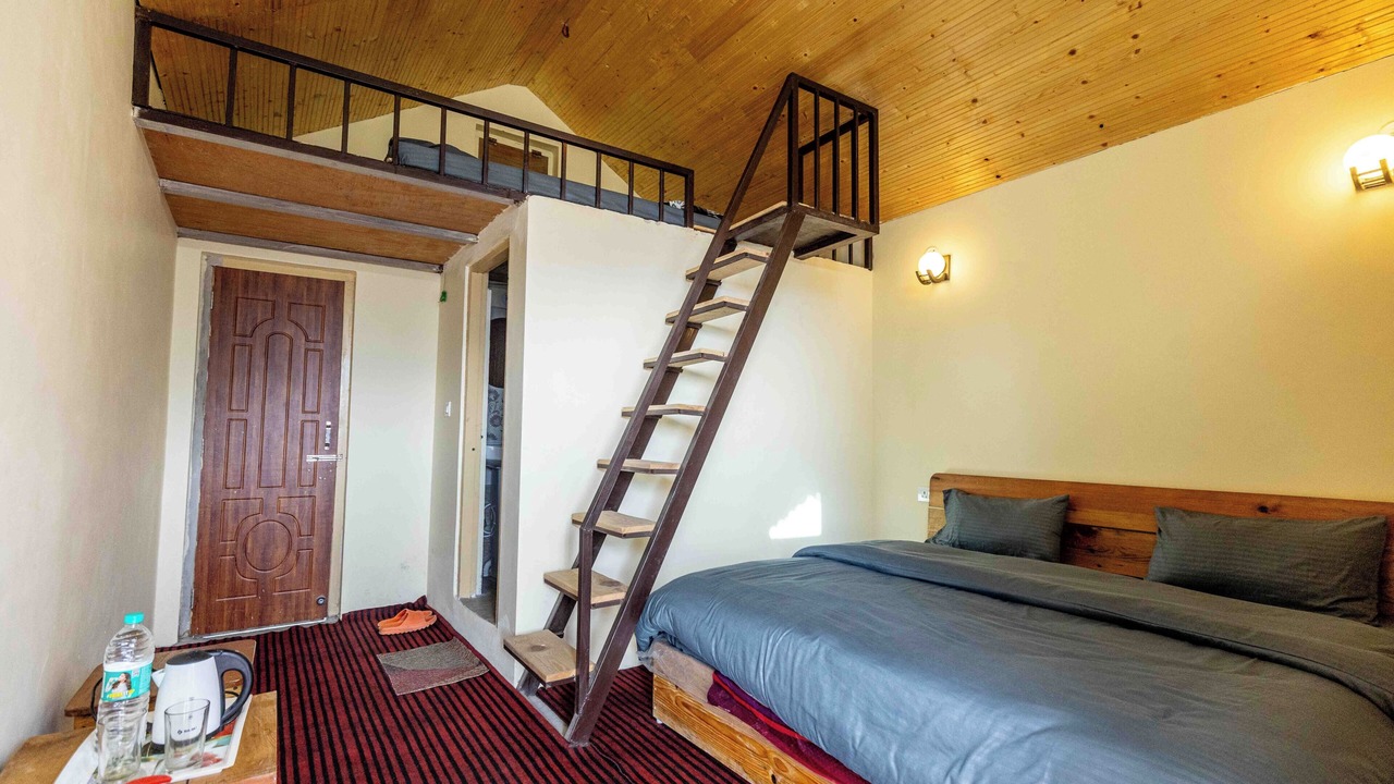 Photo of Bedroom in Naina Range