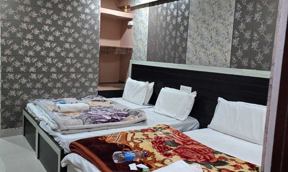 Photo of Bedroom in Badrinath